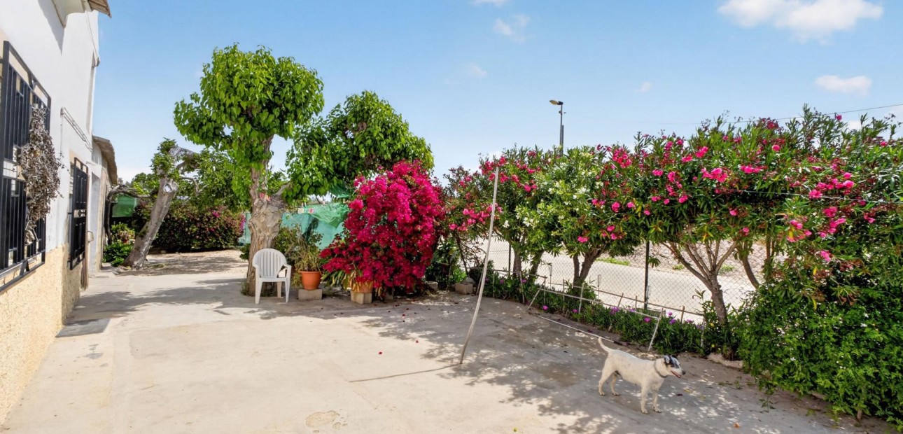 Herverkoop - Country Property -
Orihuela - Desamparados-Hurchillo-Torremendo