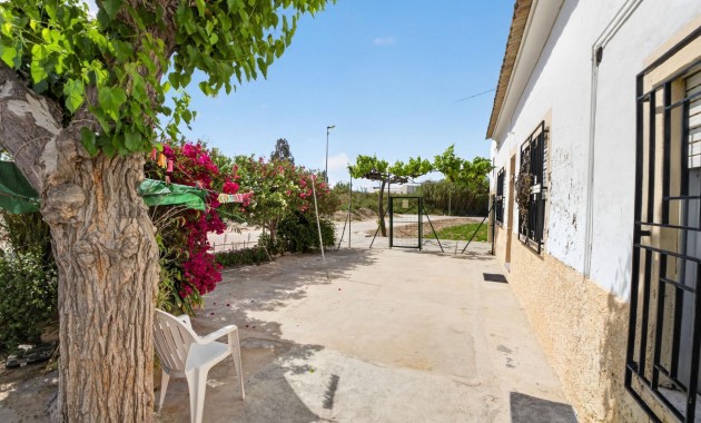 Herverkoop - Country Property -
Orihuela - Desamparados-Hurchillo-Torremendo