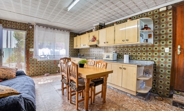 Herverkoop - Country Property -
Orihuela - Desamparados-Hurchillo-Torremendo