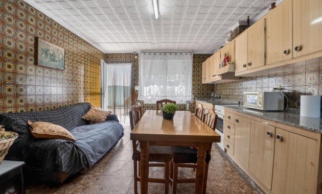 Herverkoop - Country Property -
Orihuela - Desamparados-Hurchillo-Torremendo