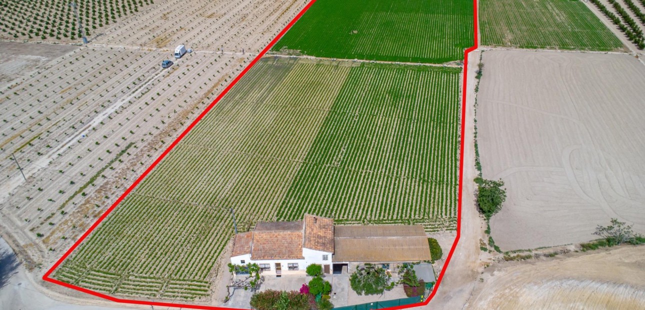 Herverkoop - Country Property -
Orihuela - Desamparados-Hurchillo-Torremendo