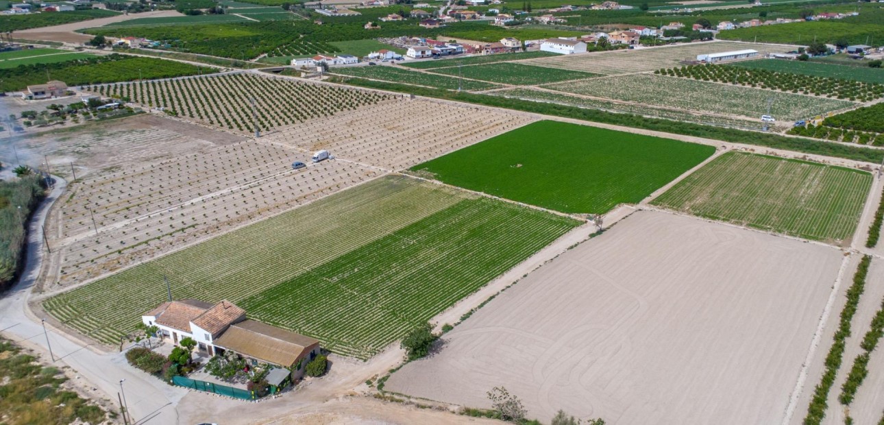 Herverkoop - Country Property -
Orihuela - Desamparados-Hurchillo-Torremendo