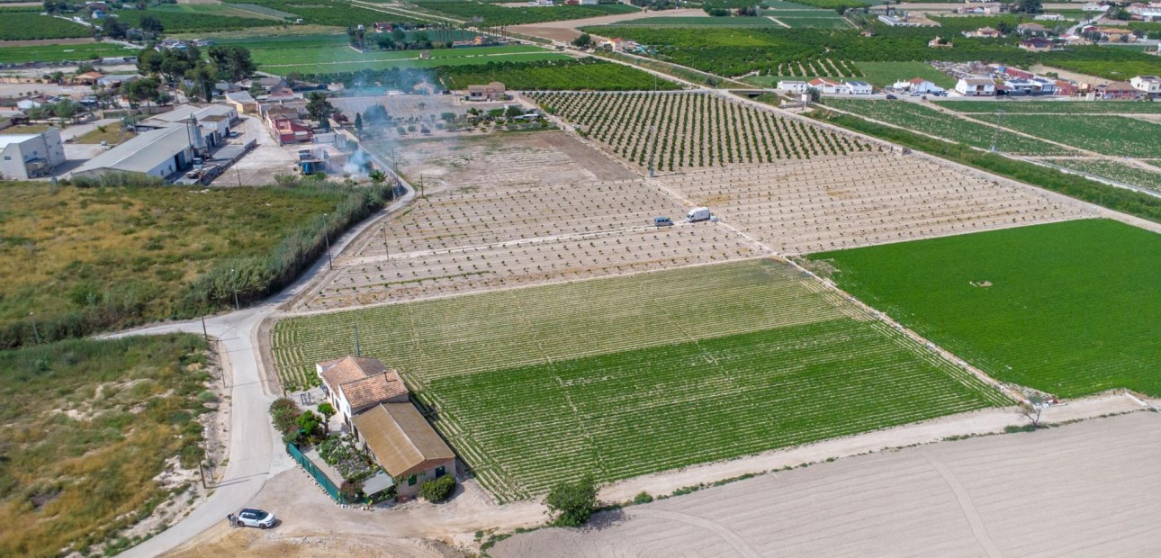 Herverkoop - Country Property -
Orihuela - Desamparados-Hurchillo-Torremendo
