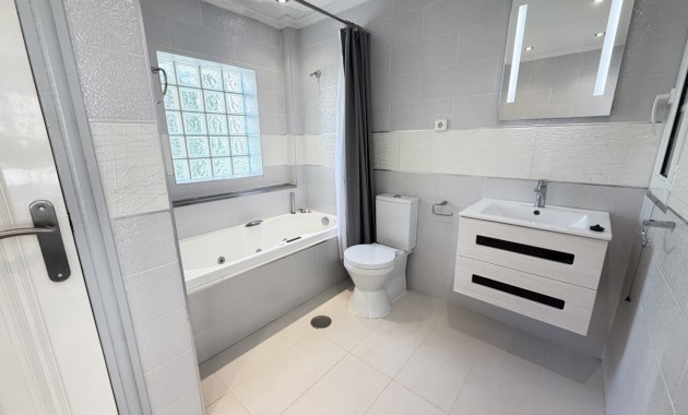 Herverkoop - Detached Villa -
Orihuela Costa - Las Ramblas