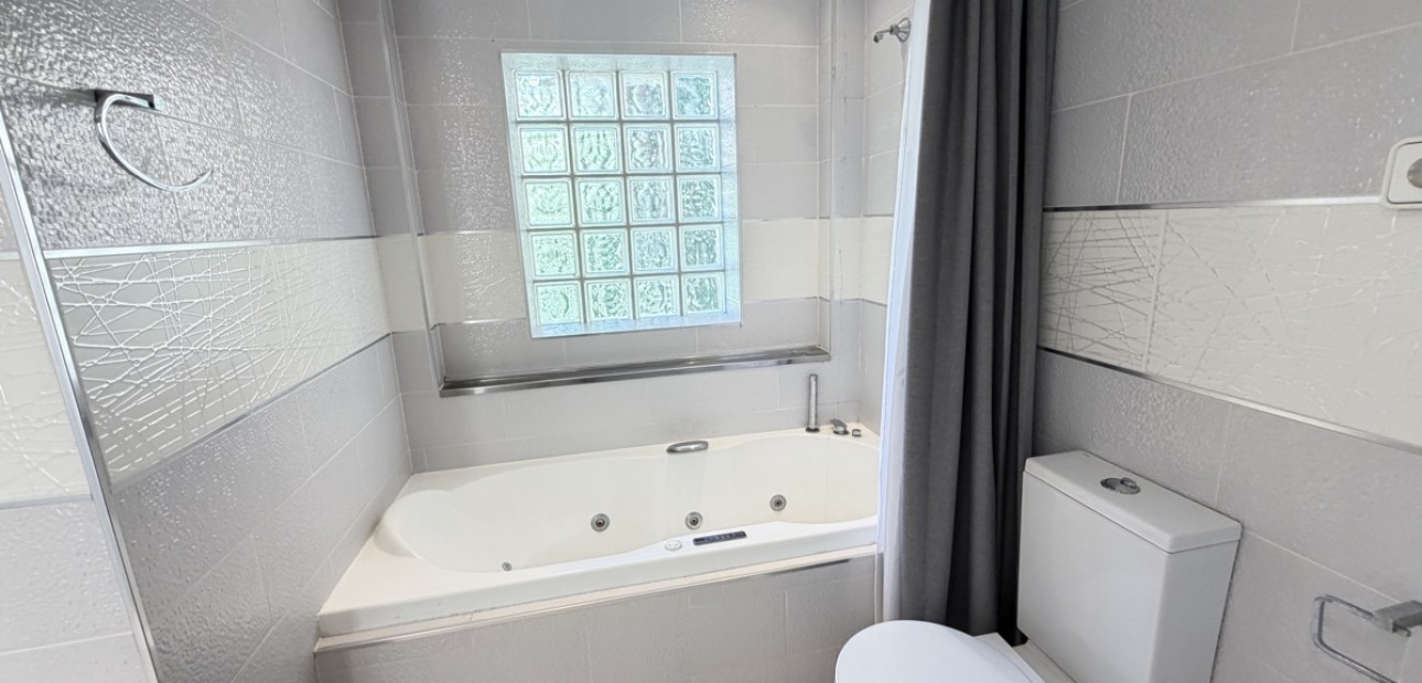 Herverkoop - Detached Villa -
Orihuela Costa - Las Ramblas