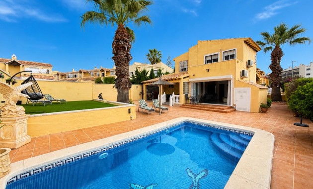 Venta - Detached Villa -
Orihuela Costa - Villamartin