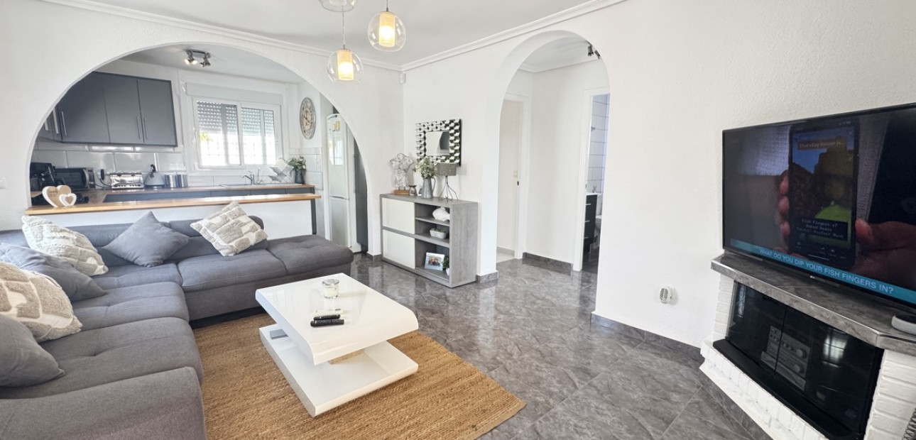 Herverkoop - Detached Villa -
Orihuela Costa - Villamartin