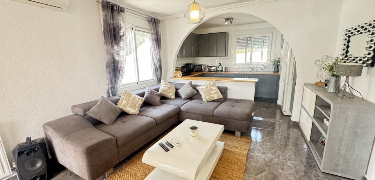 Herverkoop - Detached Villa -
Orihuela Costa - Villamartin