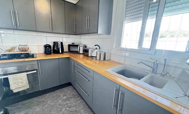 Herverkoop - Detached Villa -
Orihuela Costa - Villamartin