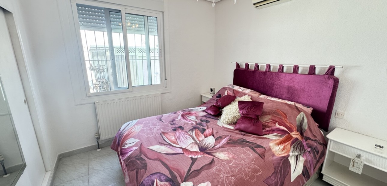 Herverkoop - Detached Villa -
Orihuela Costa - Villamartin
