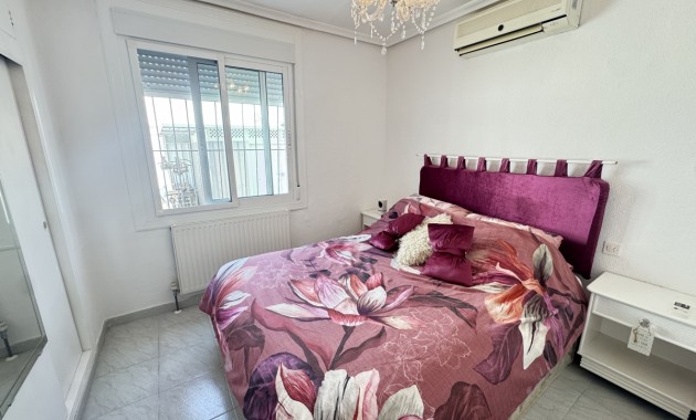 Herverkoop - Detached Villa -
Orihuela Costa - Villamartin