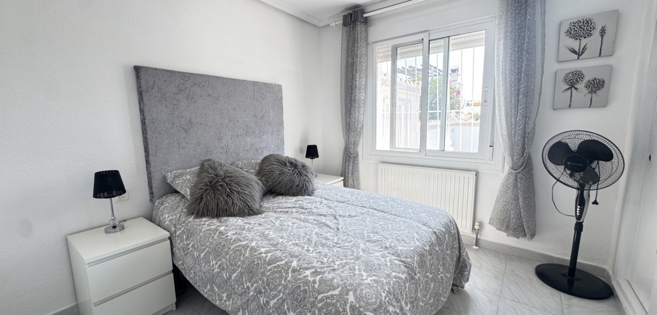 Herverkoop - Detached Villa -
Orihuela Costa - Villamartin