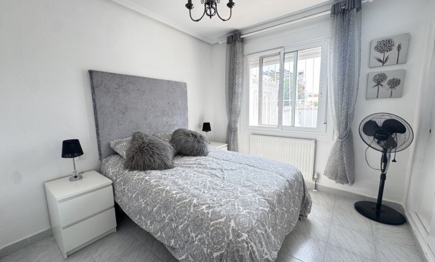 Herverkoop - Detached Villa -
Orihuela Costa - Villamartin