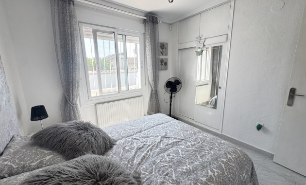 Herverkoop - Detached Villa -
Orihuela Costa - Villamartin