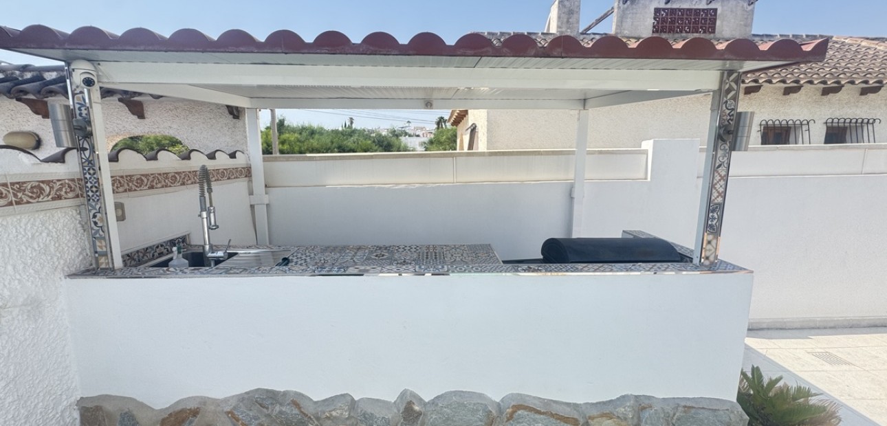 Herverkoop - Detached Villa -
Orihuela Costa - Villamartin