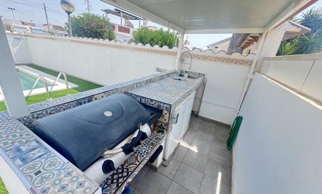 Herverkoop - Detached Villa -
Orihuela Costa - Villamartin