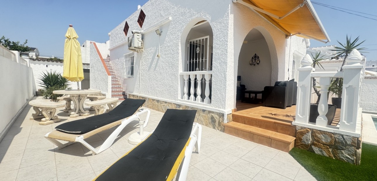 Herverkoop - Detached Villa -
Orihuela Costa - Villamartin
