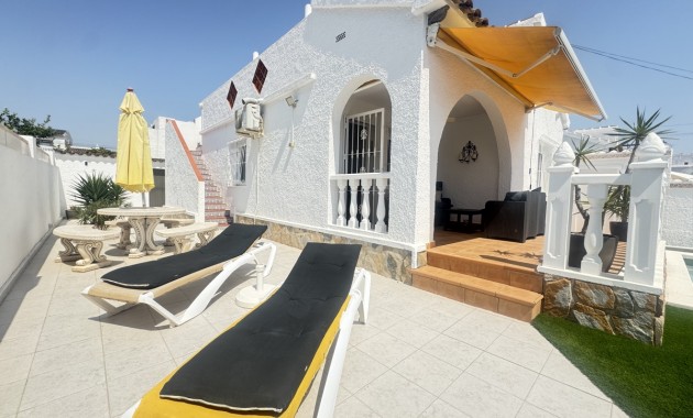 Herverkoop - Detached Villa -
Orihuela Costa - Villamartin