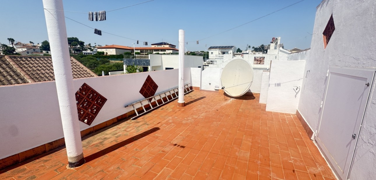 Herverkoop - Detached Villa -
Orihuela Costa - Villamartin