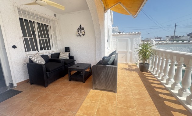 Herverkoop - Detached Villa -
Orihuela Costa - Villamartin