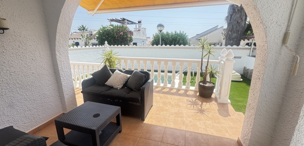 Herverkoop - Detached Villa -
Orihuela Costa - Villamartin