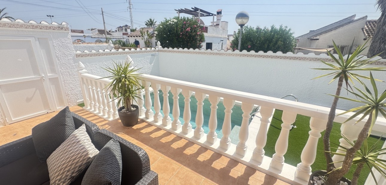 Herverkoop - Detached Villa -
Orihuela Costa - Villamartin