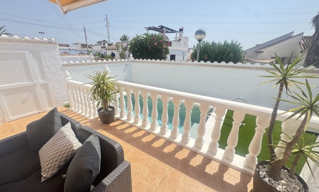Herverkoop - Detached Villa -
Orihuela Costa - Villamartin