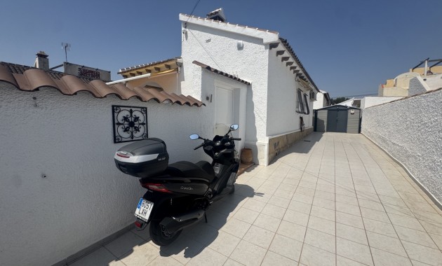 Herverkoop - Detached Villa -
Orihuela Costa - Villamartin