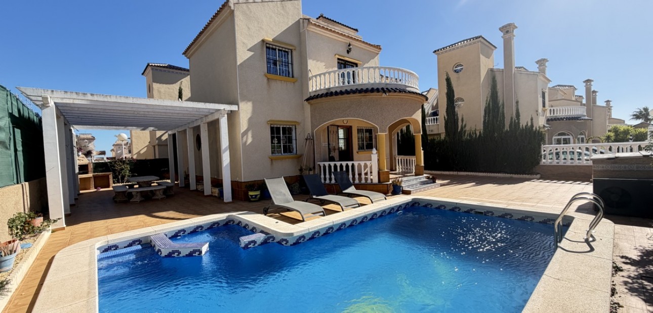Venta - Detached Villa -
Orihuela Costa - Villamartin