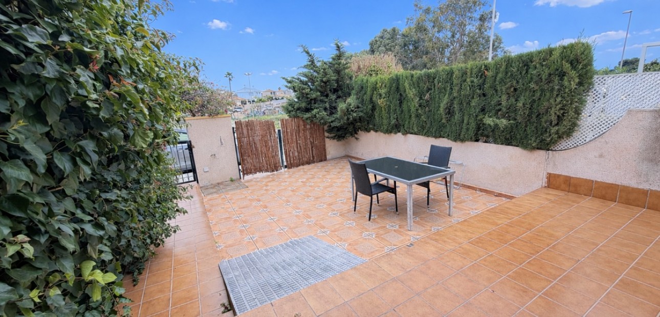 Herverkoop - Herenhuis -
Orihuela Costa - Cabo Roig