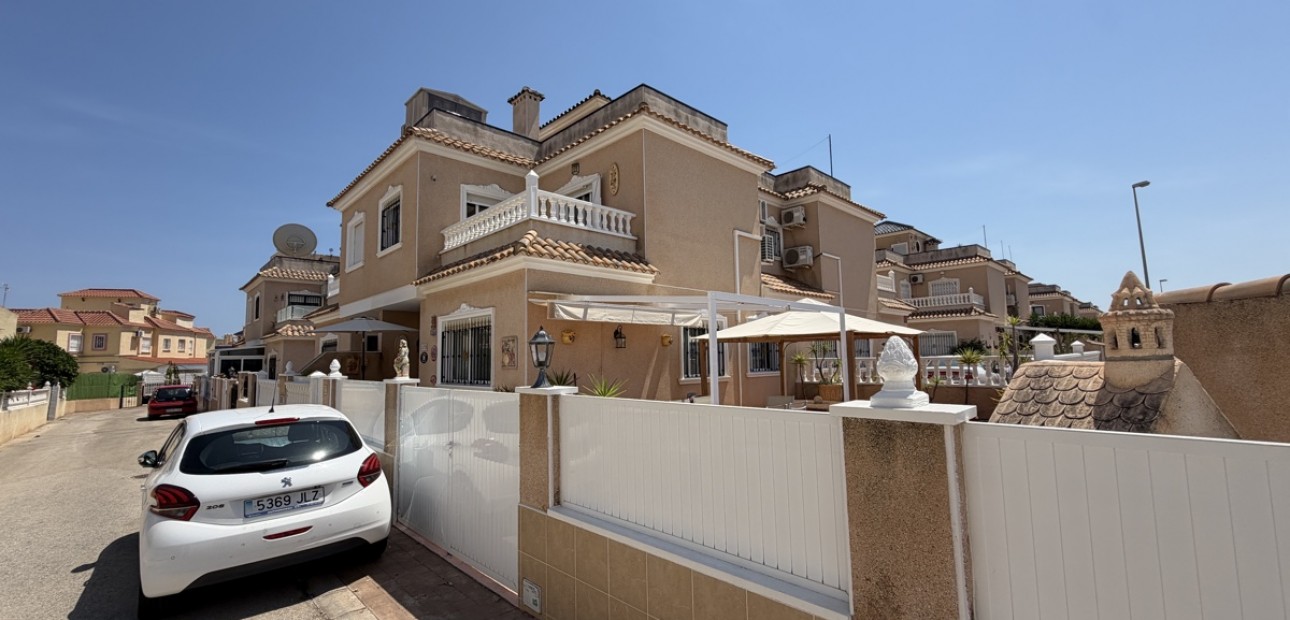 Sale - Quad Villa -
Orihuela Costa - La Zenia