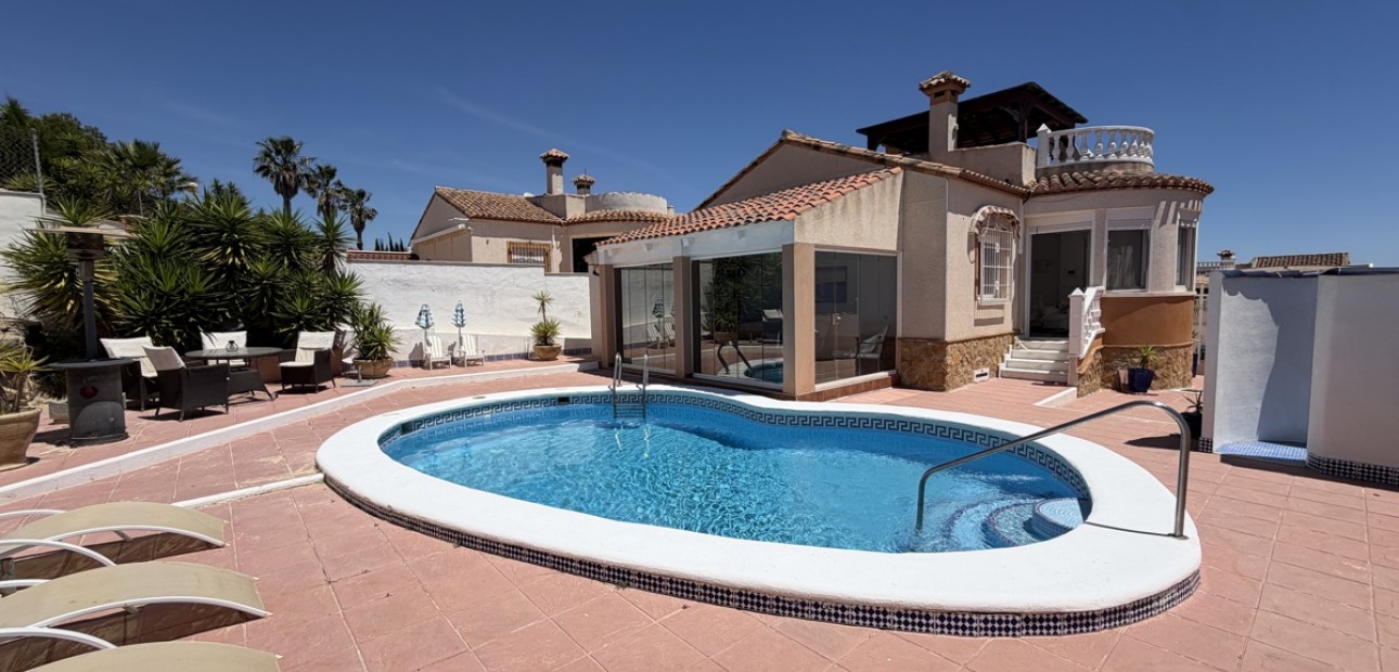 Venta - Detached Villa -
San Miguel de Salinas - Lake View Mansions