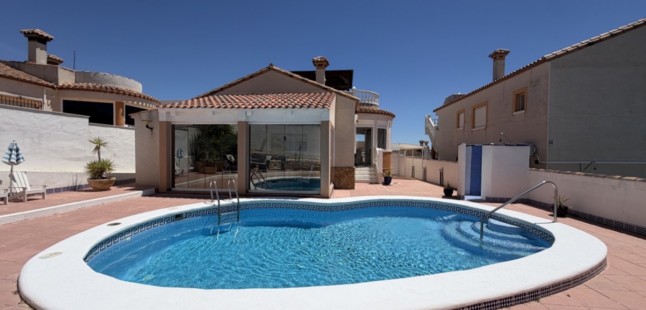 Venta - Detached Villa -
San Miguel de Salinas - Lake View Mansions