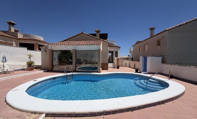 Venta - Detached Villa -
San Miguel de Salinas - Lake View Mansions