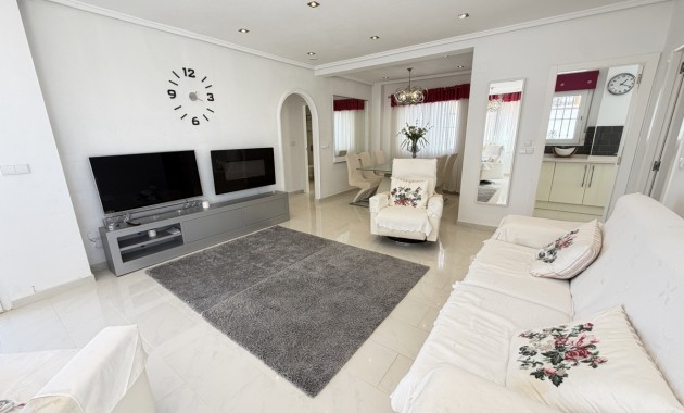 Venta - Detached Villa -
San Miguel de Salinas - Lake View Mansions