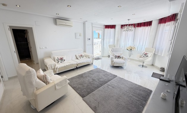 Venta - Detached Villa -
San Miguel de Salinas - Lake View Mansions