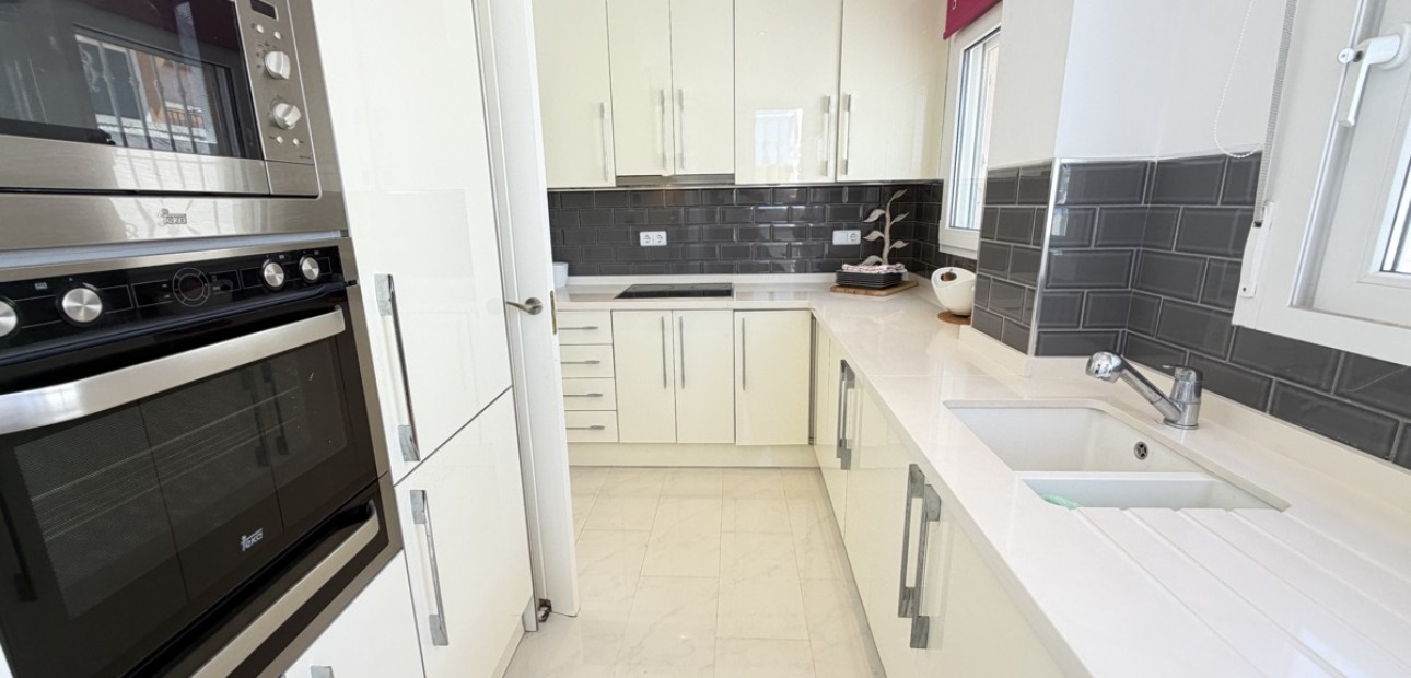 Venta - Detached Villa -
San Miguel de Salinas - Lake View Mansions