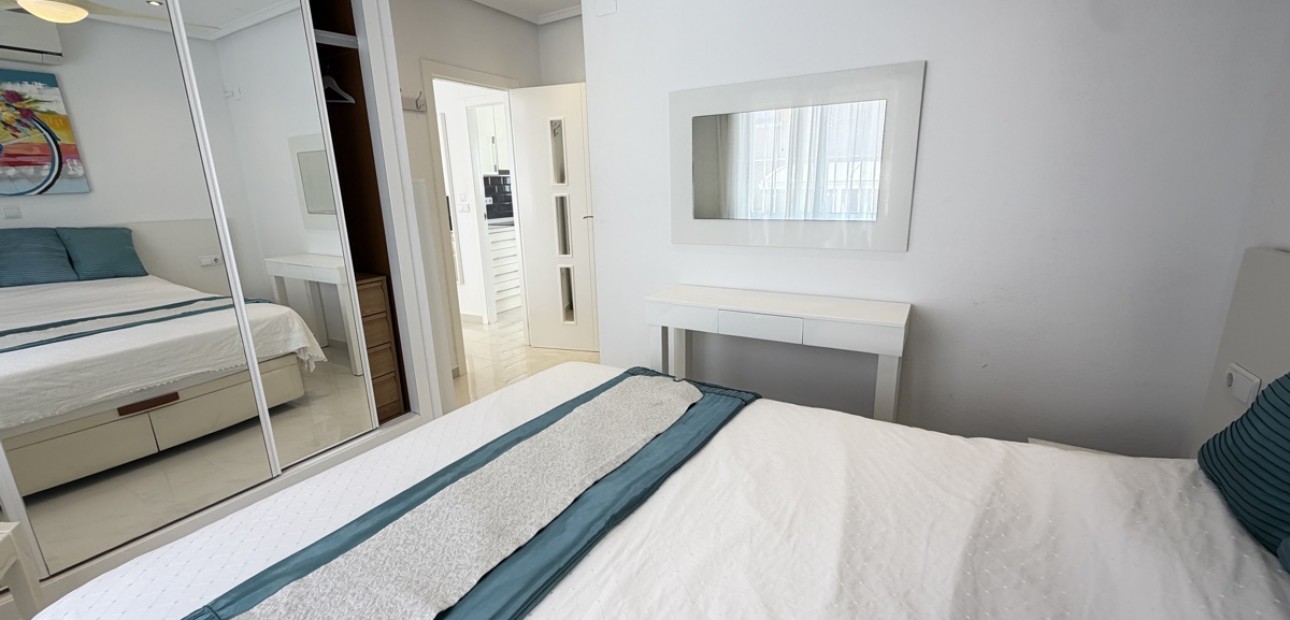 Venta - Detached Villa -
San Miguel de Salinas - Lake View Mansions