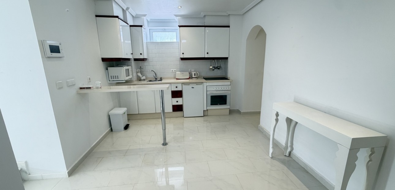 Venta - Detached Villa -
San Miguel de Salinas - Lake View Mansions