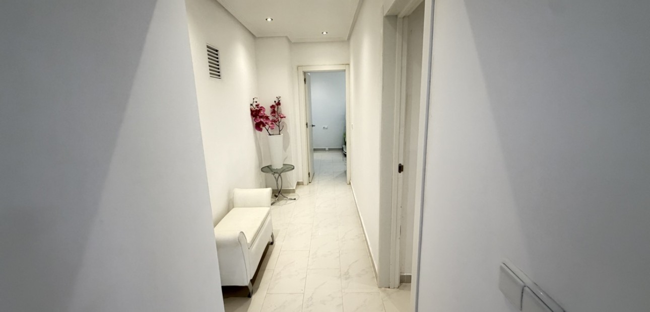 Venta - Detached Villa -
San Miguel de Salinas - Lake View Mansions