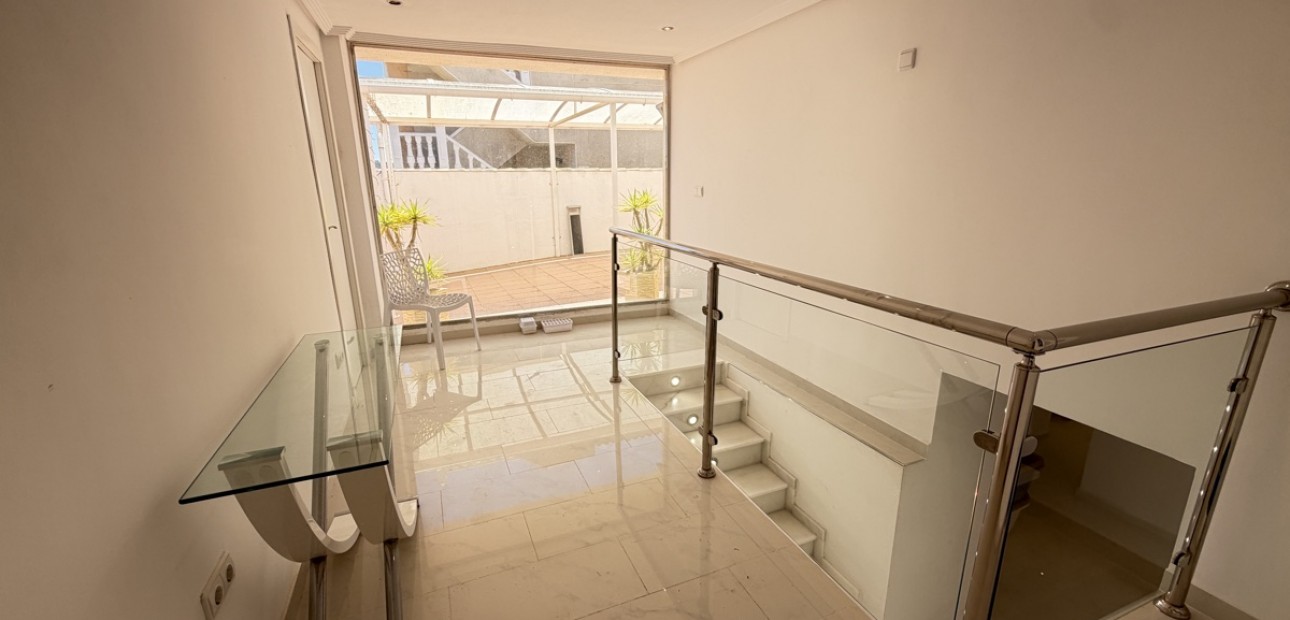 Venta - Detached Villa -
San Miguel de Salinas - Lake View Mansions