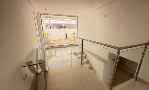 Venta - Detached Villa -
San Miguel de Salinas - Lake View Mansions