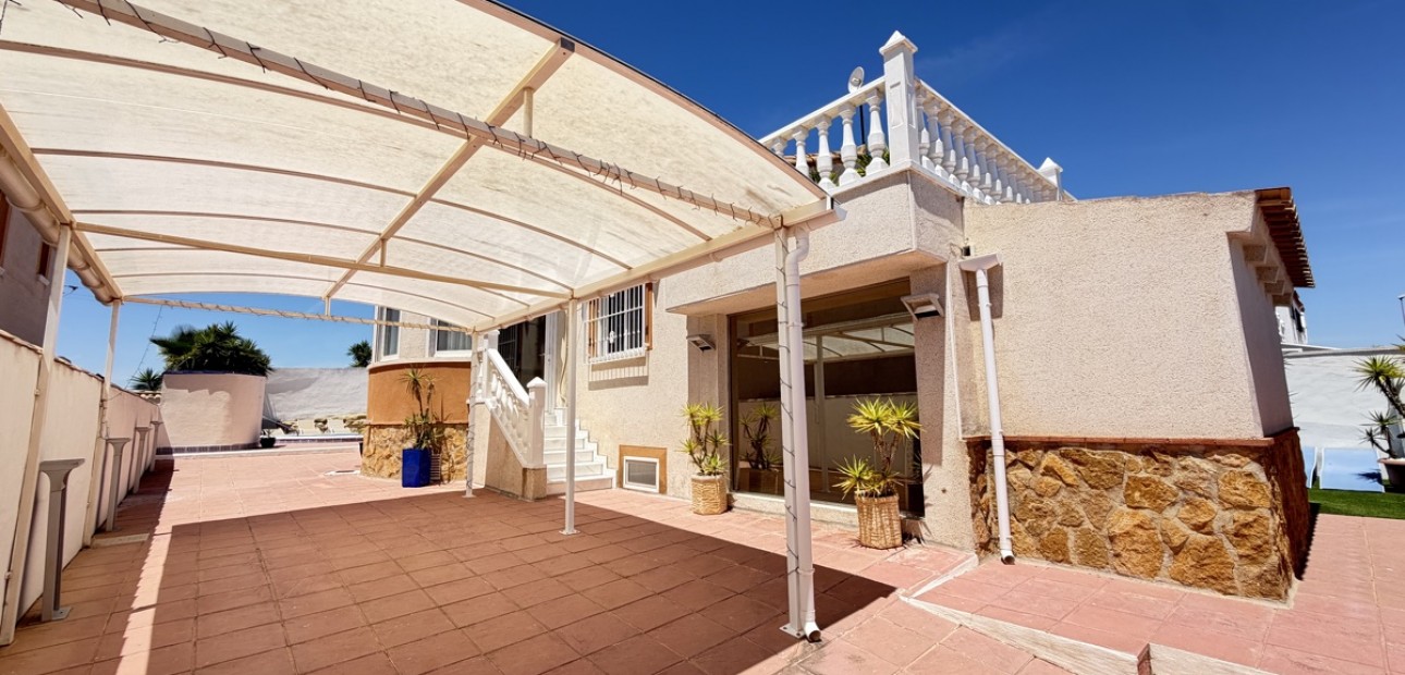 Venta - Detached Villa -
San Miguel de Salinas - Lake View Mansions