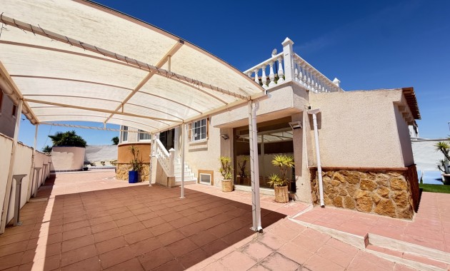Venta - Detached Villa -
San Miguel de Salinas - Lake View Mansions