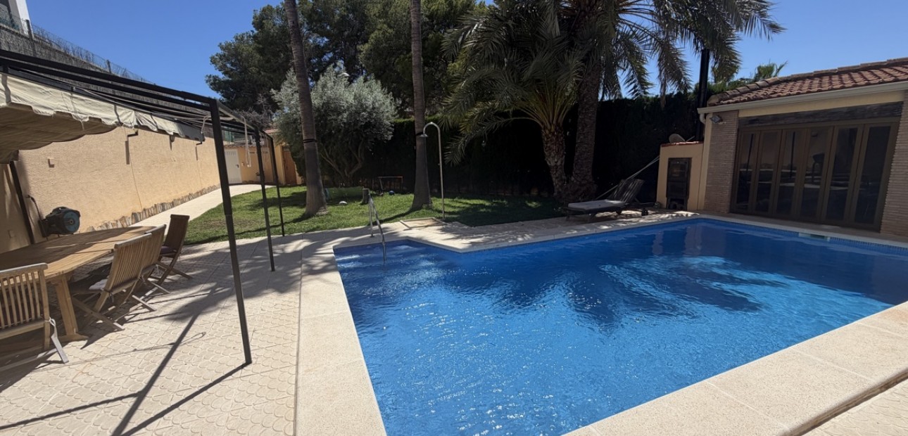 Venta - Detached Villa -
Torrevieja - Los Balcones