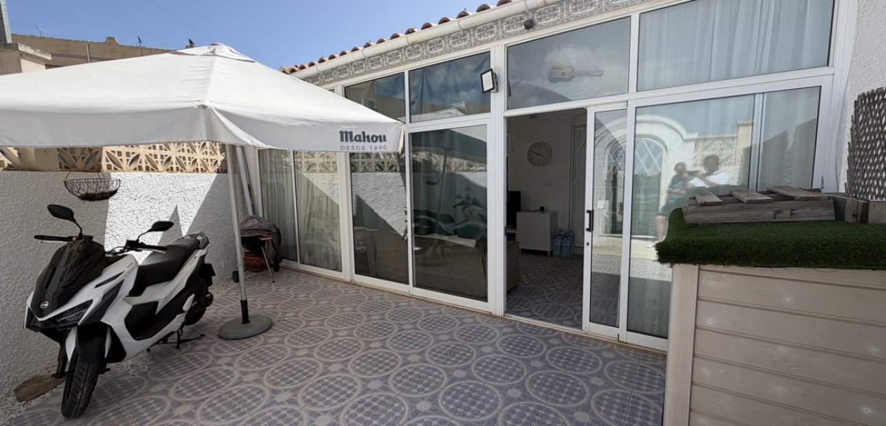 Herverkoop - Bungalow -
Orihuela Costa - Villamartin