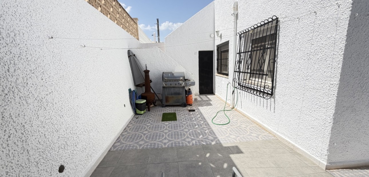 Herverkoop - Bungalow -
Orihuela Costa - Villamartin