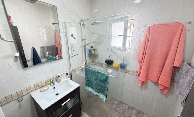 Herverkoop - Bungalow -
Orihuela Costa - Villamartin