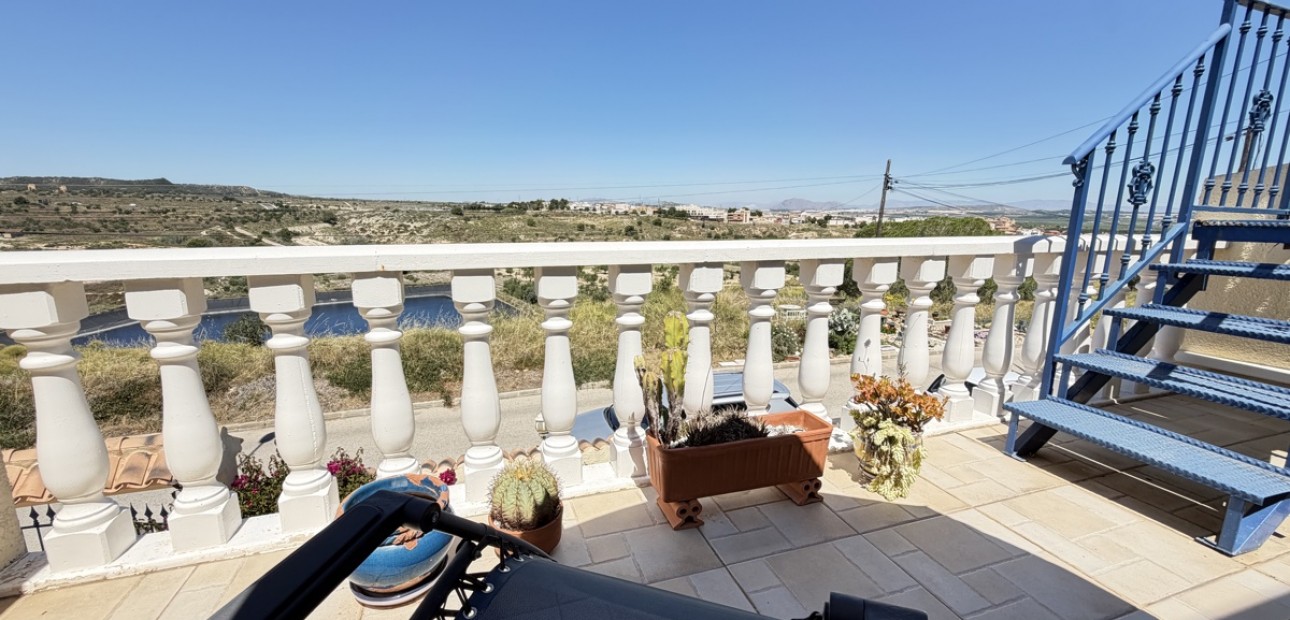 Herverkoop - Herenhuis -
San Miguel de Salinas - San Miguel - Town