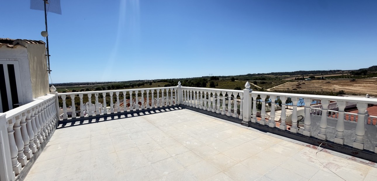 Herverkoop - Herenhuis -
San Miguel de Salinas - San Miguel - Town